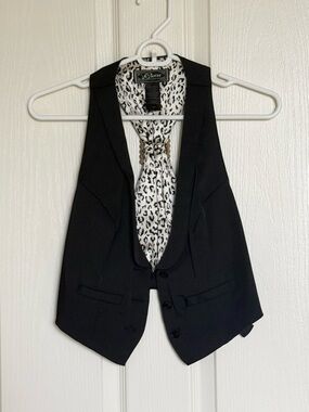 Guess: Black Tailored Vest with Leopard-Print Detail inside - Size S